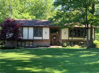 6700 Westview Dr, Brecksville, OH 44141