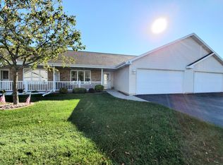 1519 Nutmeg Ct, Sheboygan, WI 53081