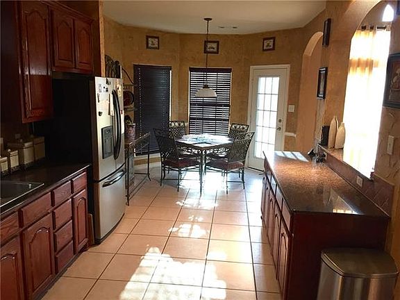 4th image of 10406 Wood Dr