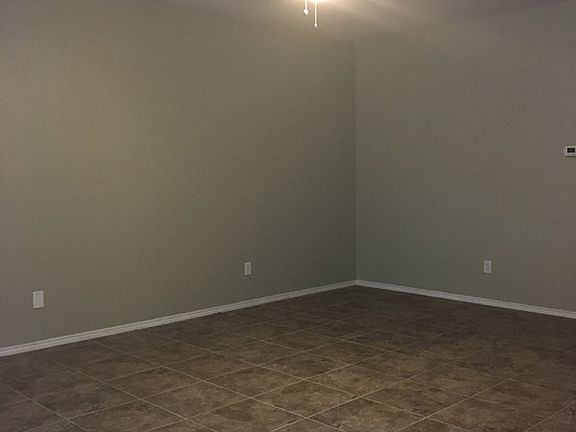 5th image of 236 Great Plains Ave