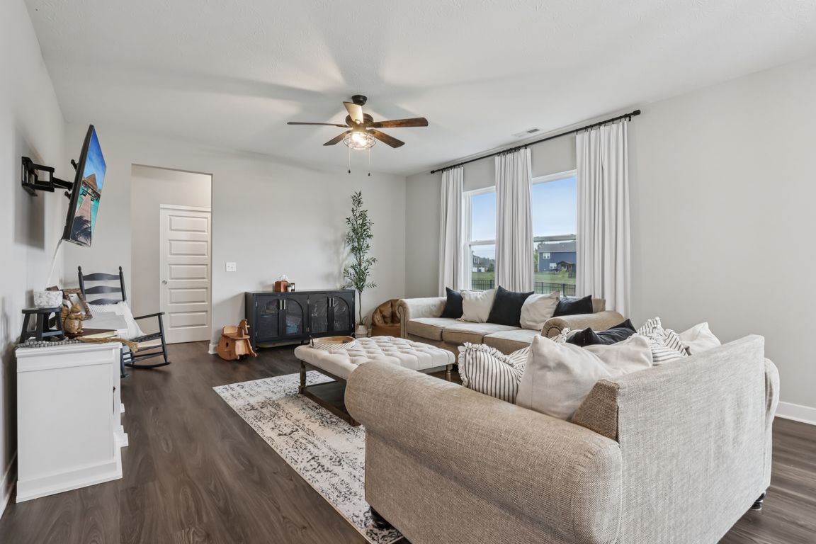 next background image