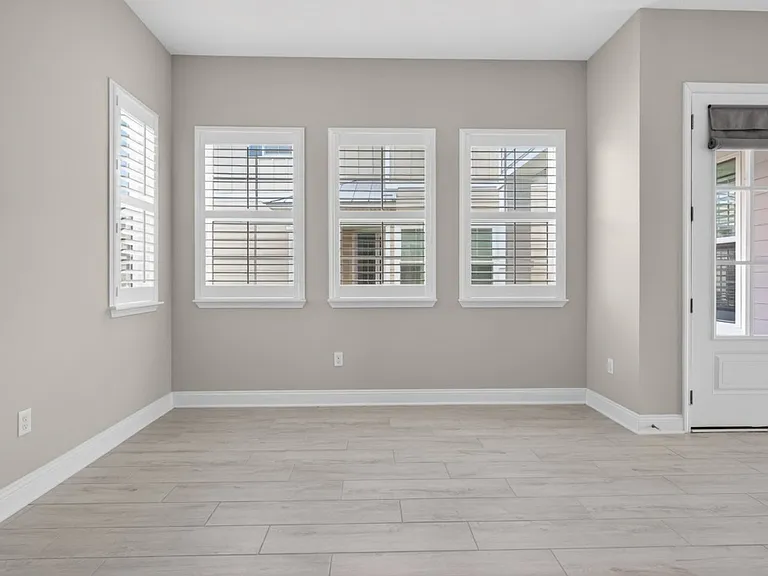 527 Marquesa Cir — Photo 7