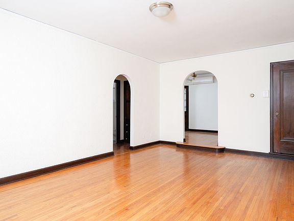 4th image of 2806 Xerxes Ave S APT A