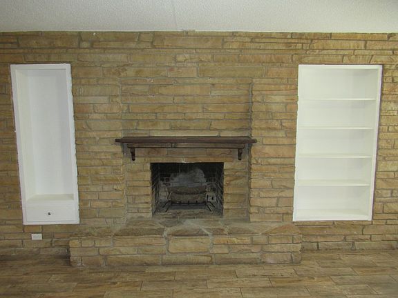 2nd image of 3301 Tanglewood Dr