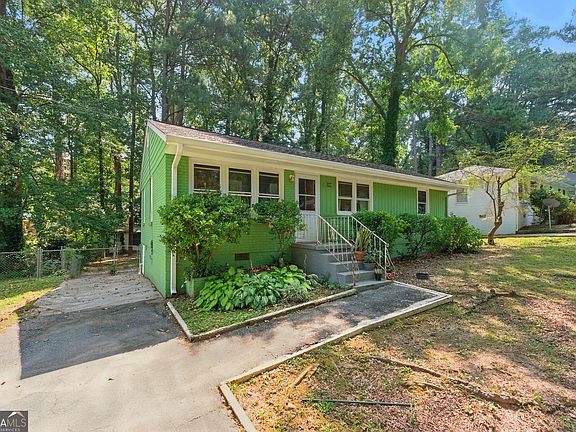 3rd image of 2608 Westchester Dr