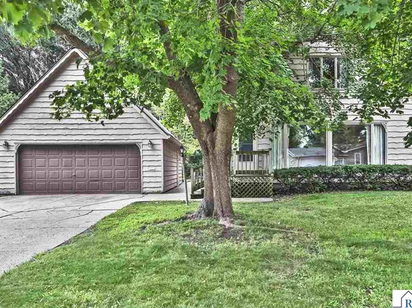 309 12th Ave NW, Waseca, MN 56093