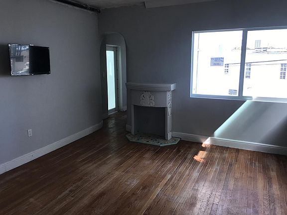 2nd image of 1443 West Ave APT 8