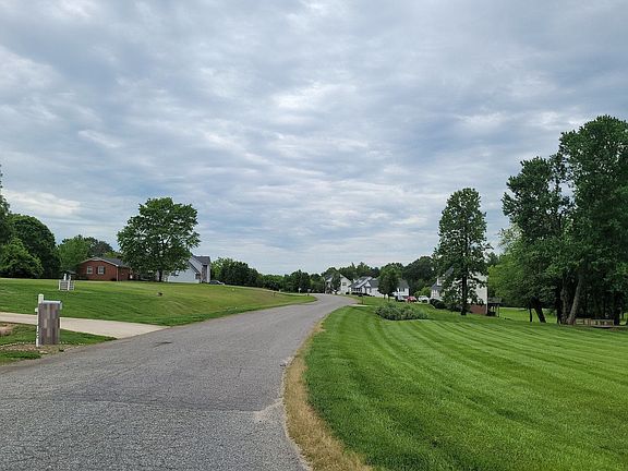 4th image of 5422 Country Hills Dr