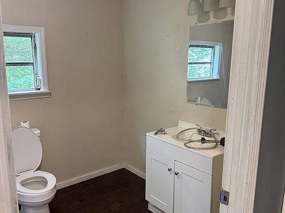 3rd image of 6711 Lee Road 279