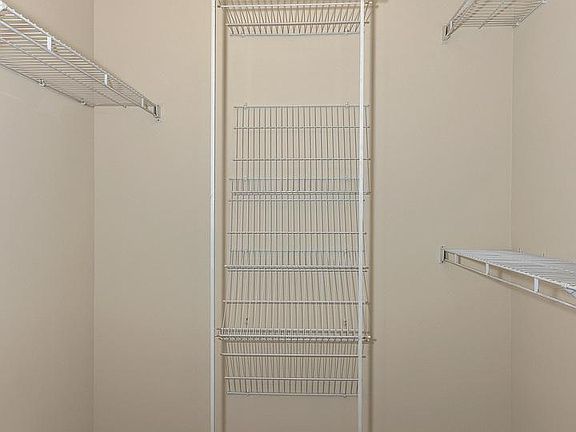 2nd image of 275 Crestview Dr Unit D