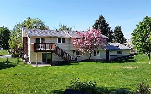 2nd image of 330 Sierra St