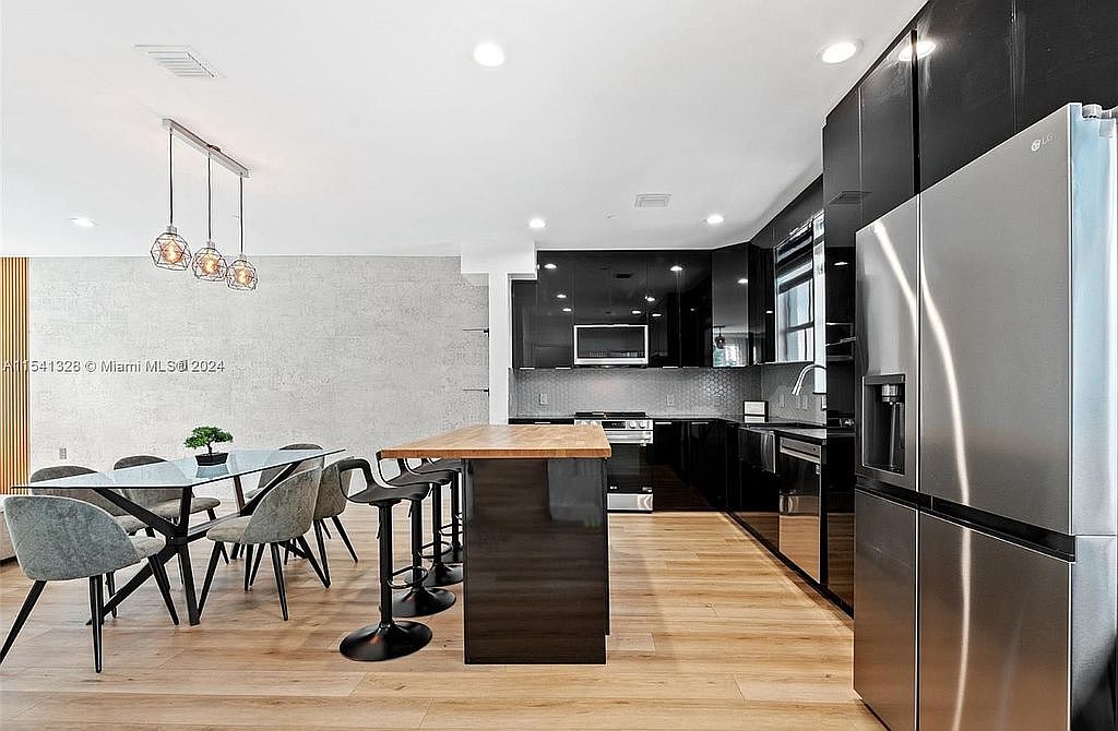 1705 Johnson St APT B