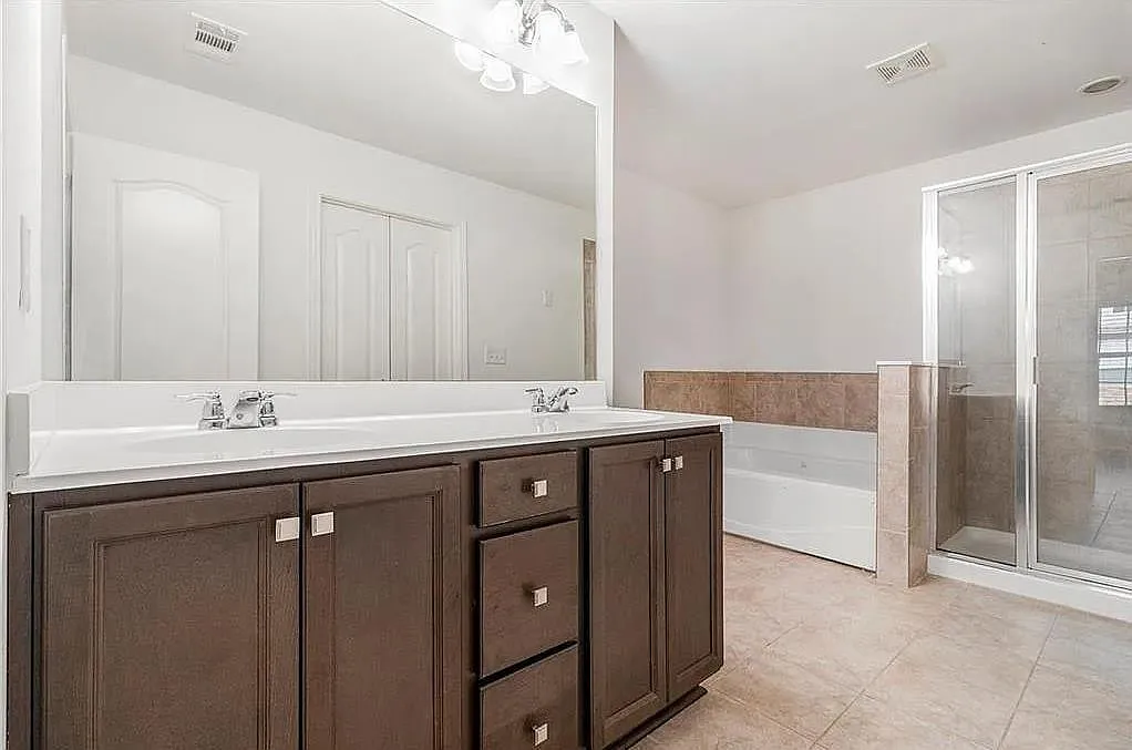 3 bed, 2.5 bath, 1875 sqft, $2,650 — Photo 3
