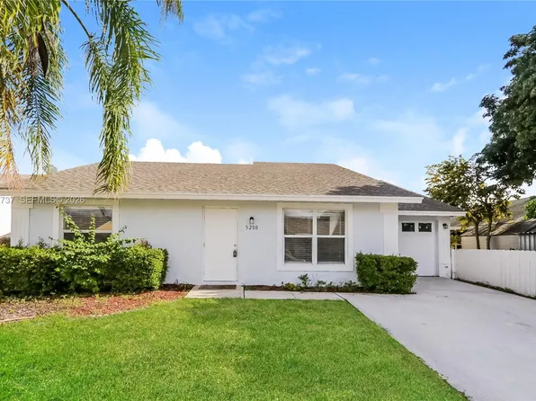 5200 Blueberry Hill Ave, Lake Worth, FL 33463