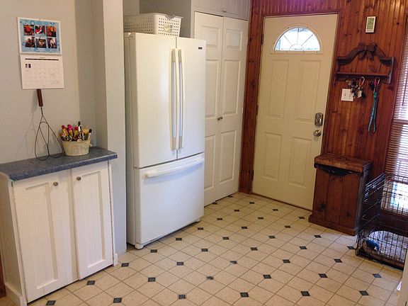 5th image of 307 E Mason St