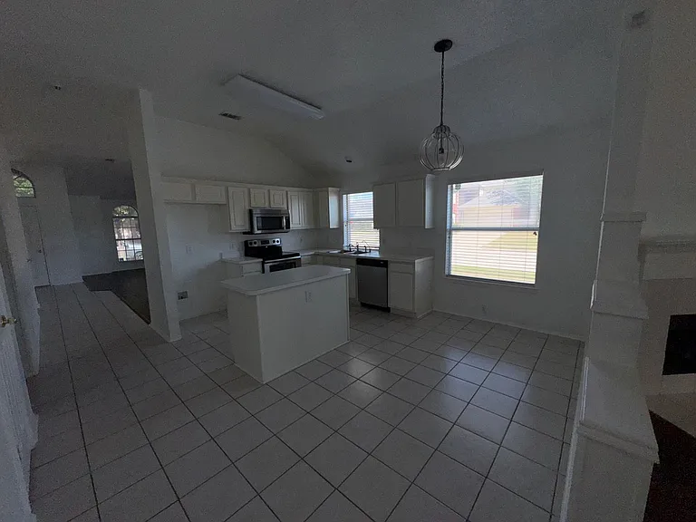 1128 Marshall Dr — Photo 43