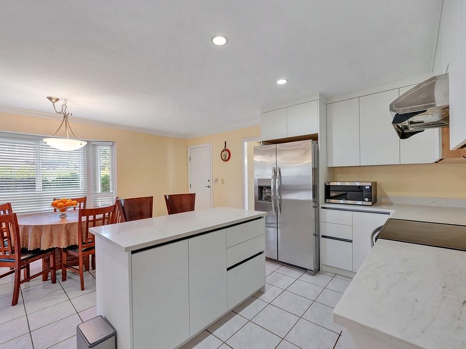 1st image of 14763 31a Ave