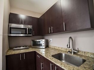 1752 NW 1st St APT 3, Miami, FL 33125