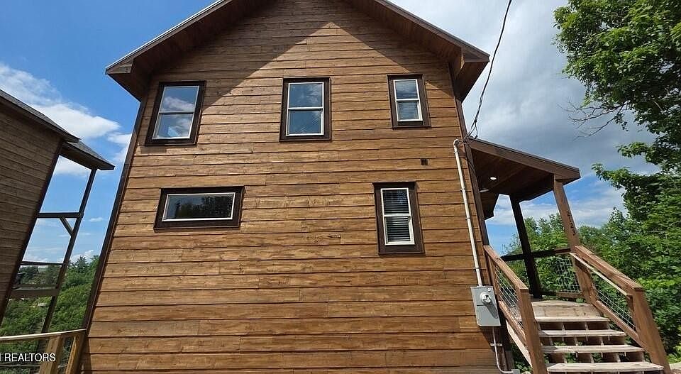 1st image of 2123 Windy Ln