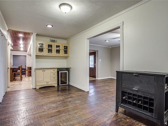 4th image of 1236 Glen Cove Dr