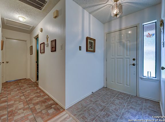 3rd image of 3809 Overlook Dr