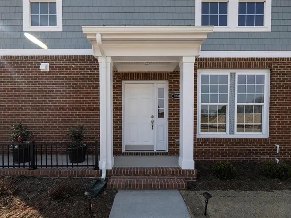 1001 Robinson Rd #1B, Suffolk, VA 23434