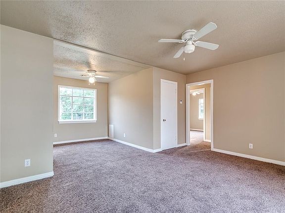 4th image of 4305 SE 17th St