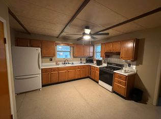 607 Thomas St, Henry, IL 61537