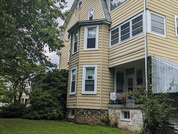 3rd image of 113 Newburg Ave APT 3