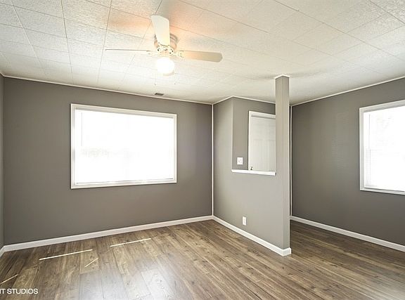 3rd image of 1606 Goldenrod Ter