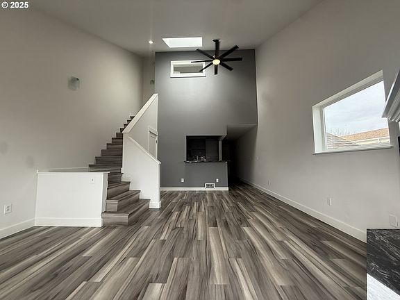 2nd image of 281 N Hayden Bay Dr
