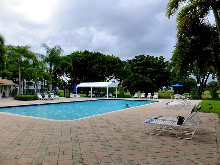 2751 S Palm Aire Dr #107 — Photo 27