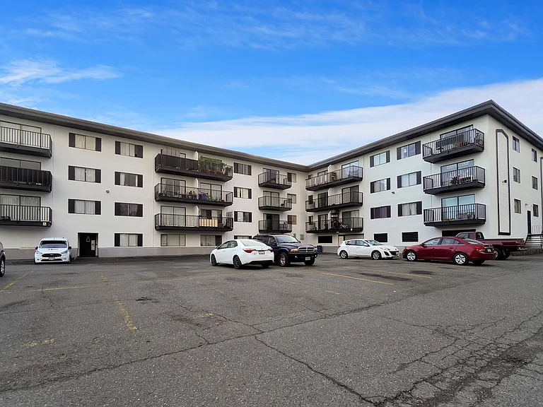 820 Craigflower Rd #204 — Photo 5