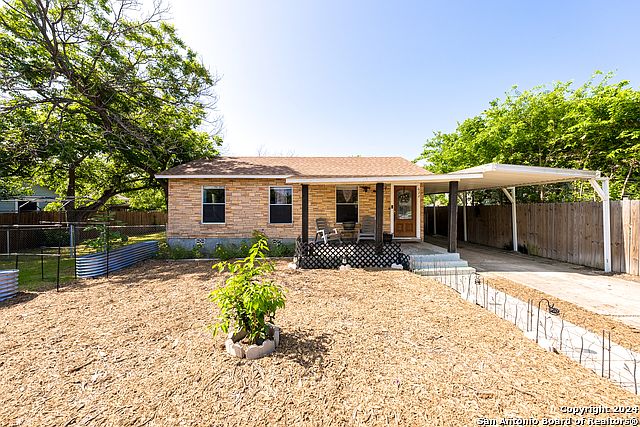 1st image of 622 Lovera Blvd