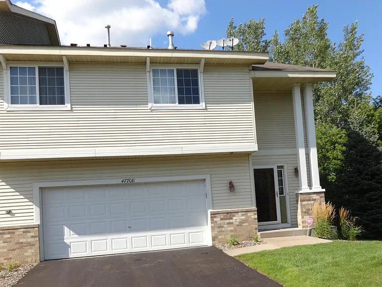 4770 Underwood Ln N #E — Photo 1