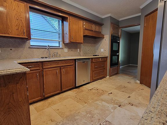4th image of 4038 Cedar Forest Dr