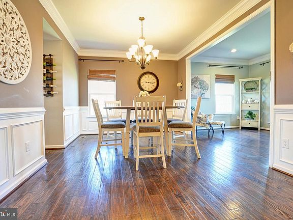 5th image of 65 Fox Hollow Dr