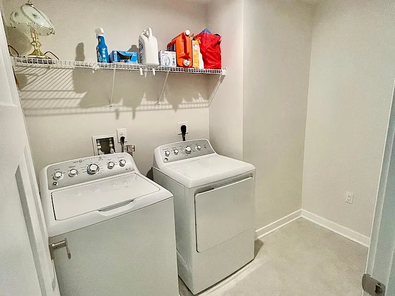 210 Chase Dr — Photo 30