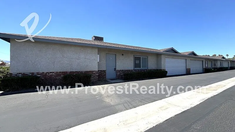 2 bed, 2.0 bath, 864 sqft, $1,600 — Photo 2