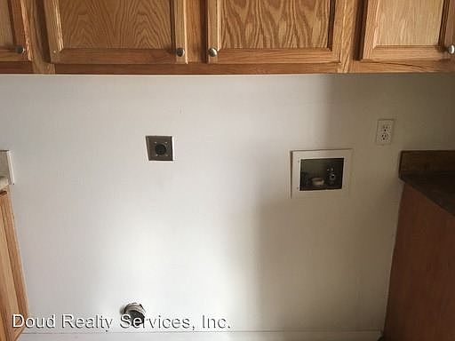 2nd image of 7952 Thompson Rd