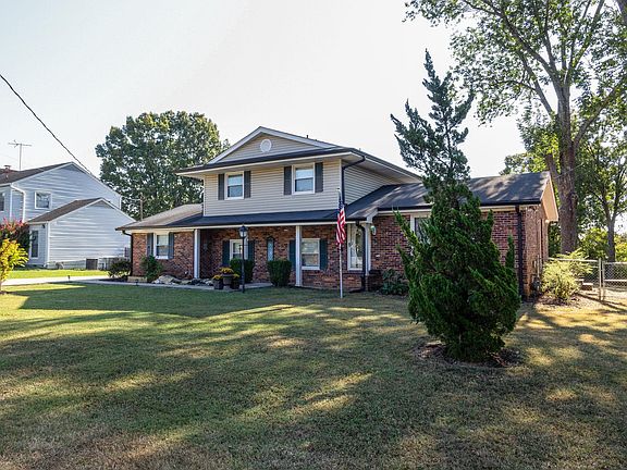 2nd image of 3722 Edgewater Dr