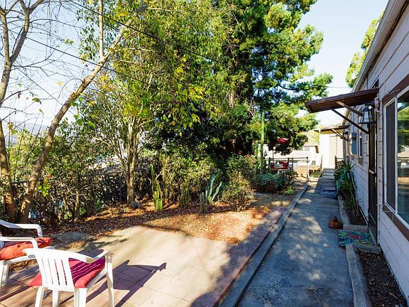 4th image of 368 Fraser Ln