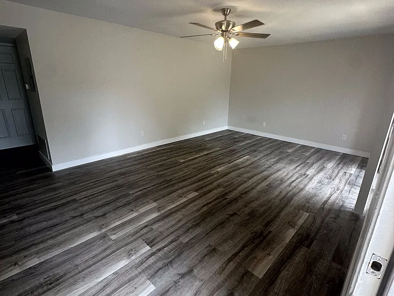 1135 Olive Village Ct — Photo 6