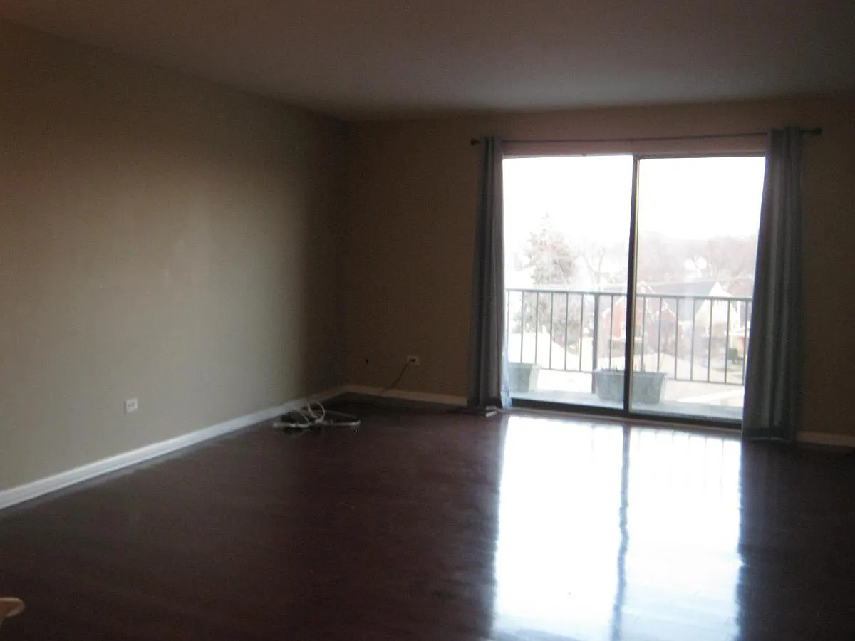 2 bed, 1200 sqft, $1,790 — Photo 3