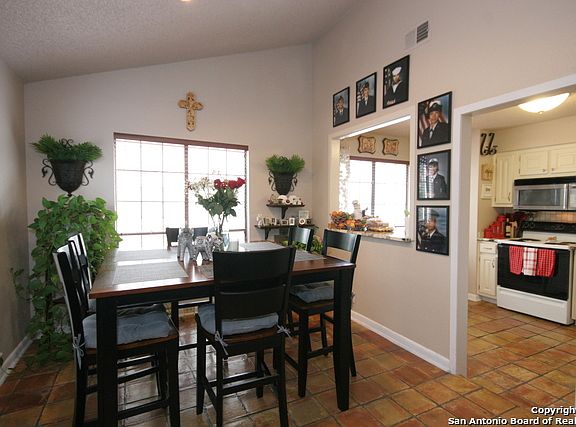 3rd image of 2255 Thousand Oaks Dr APT 310