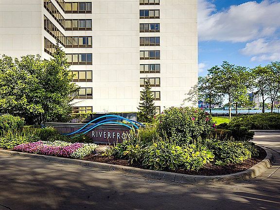 2nd image of 1001 W Jefferson Ave #25-G