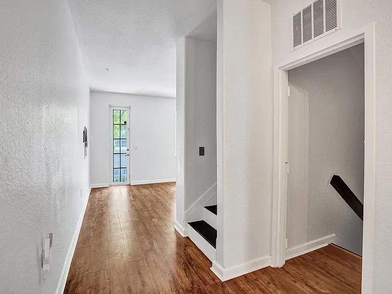 3911 Shoma Dr — Photo 28