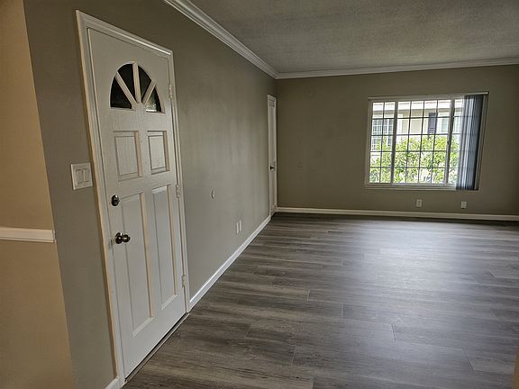 5th image of 211 16th Pl APT 3