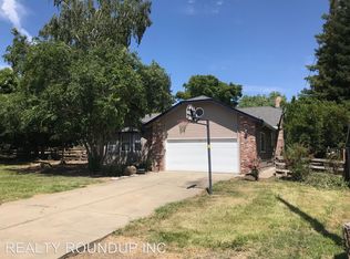 8811 Country Hill Dr, Elk Grove, CA 95624