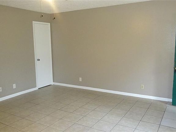 4th image of 1417 NE 38th St